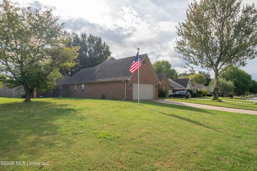 5860 Ridgetop Drive, Horn Lake, MS 38637 - #3