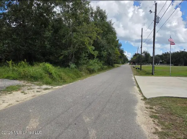 303 Julia Street, Bay Saint Louis, MS 39520