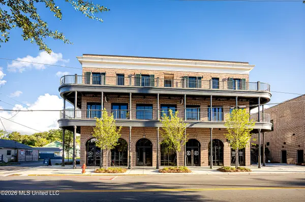 1515 Government Street, Ocean Springs, MS 39564
