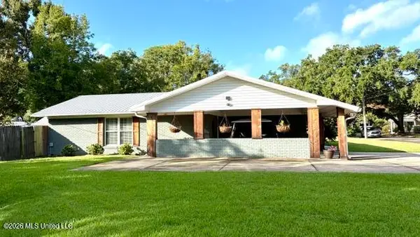 906 Columbus Drive, Pascagoula, MS 39567
