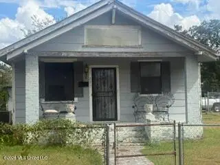 207 10th Street, Greenwood, MS 38930