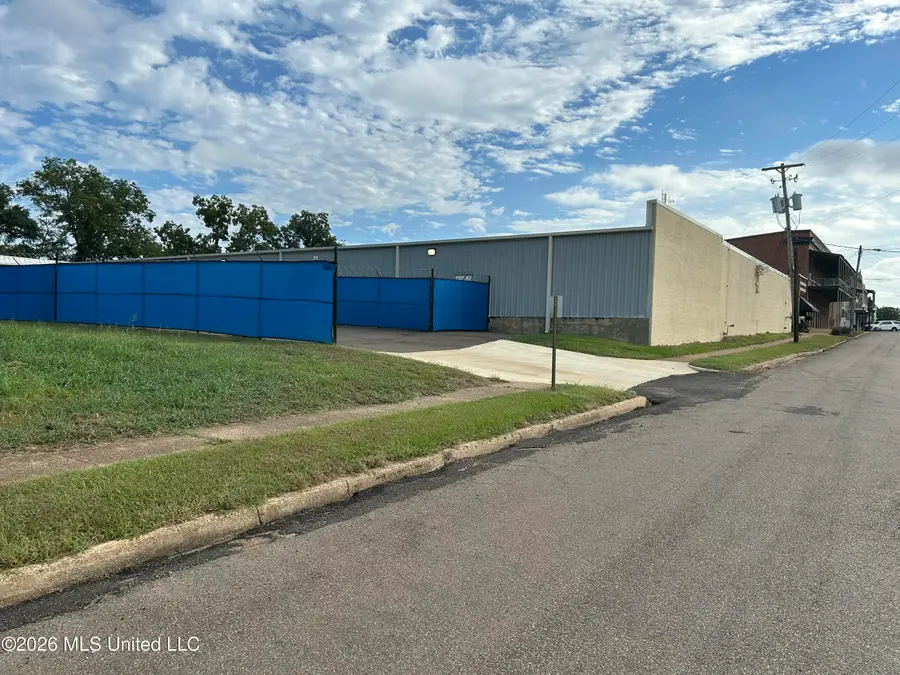 W Center Street, Canton, MS 39046 - #3