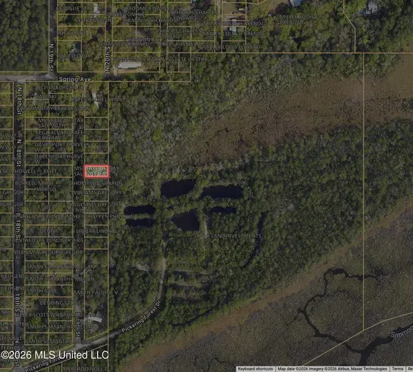 N 19th Street, Ocean Springs, MS 39564