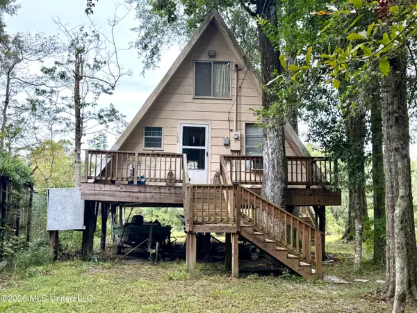 102 Parkside Drive, Picayune, MS 39466