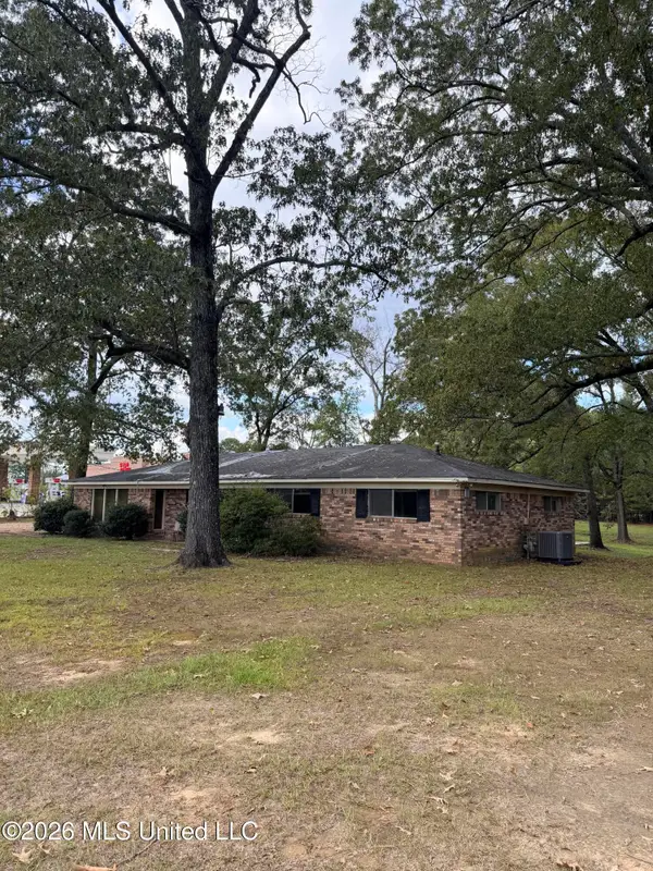 5204 E Highway 80, Pearl, MS 39208