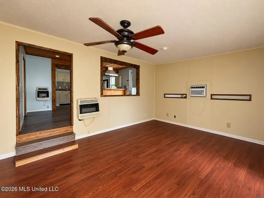 621 N Brooks Avenue, Pelahatchie, MS 39145 - #2