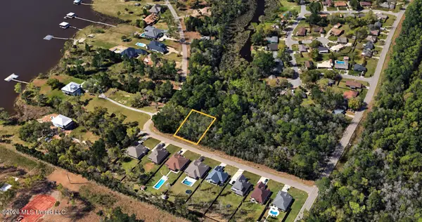 Wetzel Drive, Biloxi, MS 39532