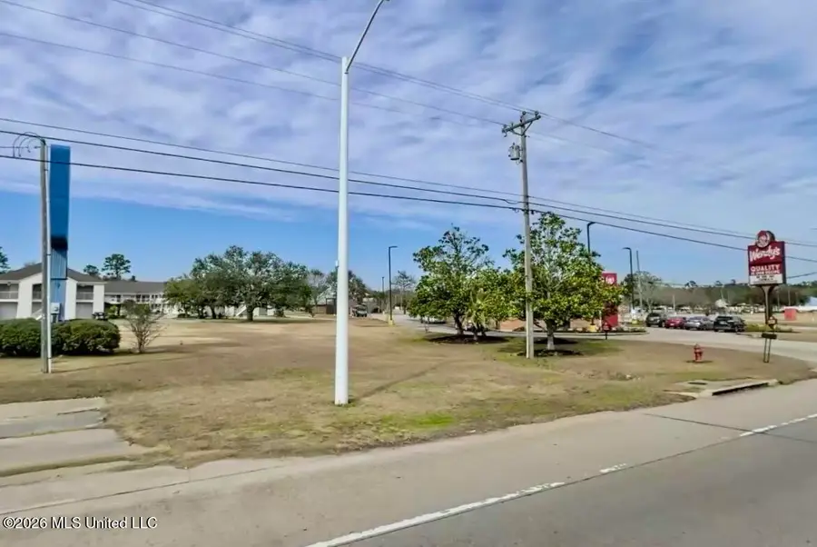 1003 Us-90, Bay Saint Louis, MS 39520 - #3
