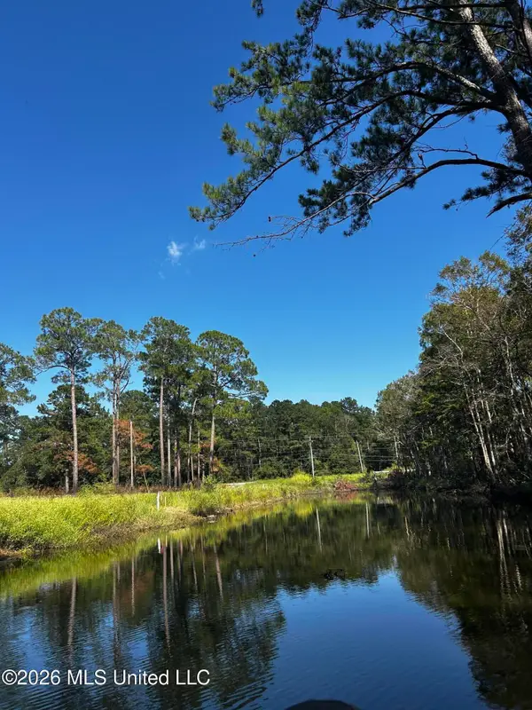 9227 Highway 613, Moss Point, MS 39562