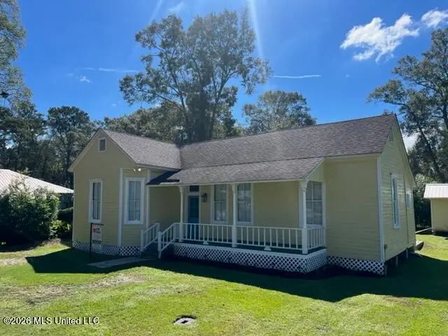 214 E 7th Street, Picayune, MS 39466 - #1