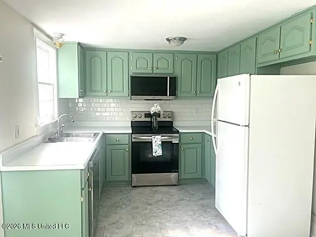 214 E 7th Street, Picayune, MS 39466 - #3