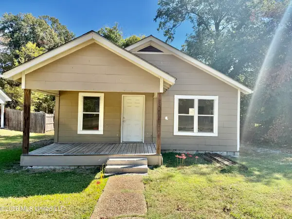 208 N 1st Avenue, Cleveland, MS 38732
