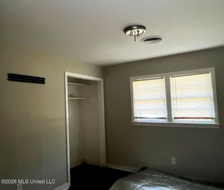1043 Deryll Street, Jackson, MS 39212 - #3