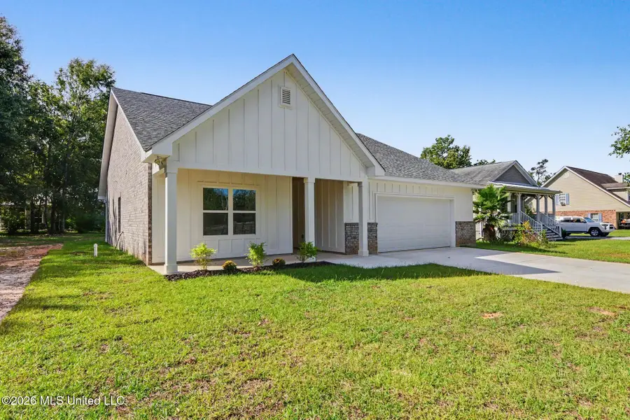 420 Gladstone Street, Bay Saint Louis, MS 39520 - #3