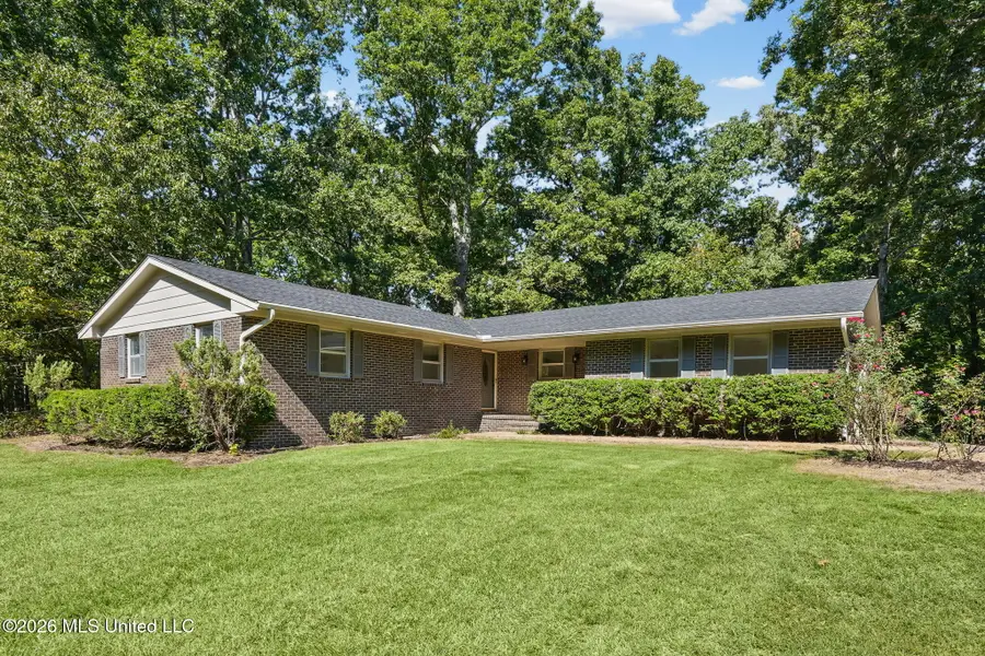 1098 W Woodward Avenue, Holly Springs, MS 38635 - #2