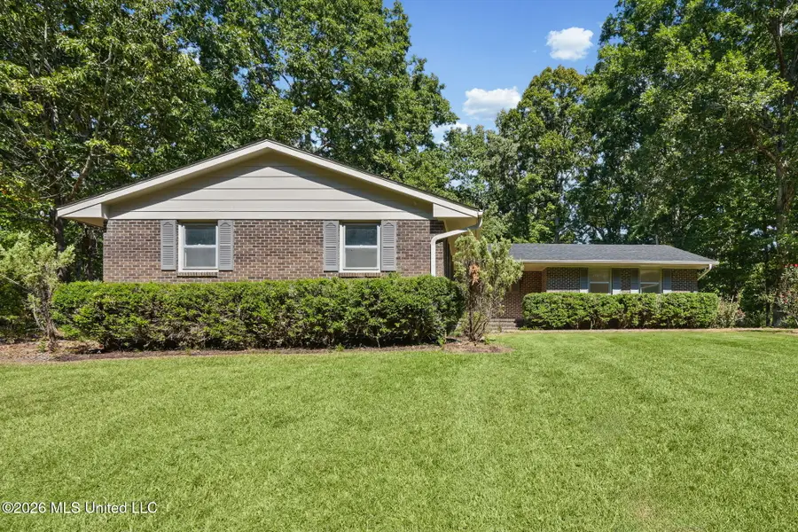 1098 W Woodward Avenue, Holly Springs, MS 38635 - #3
