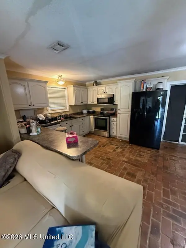 4403 Saratoga Avenue, Pascagoula, MS 39581 - #3