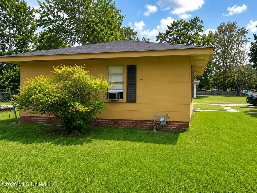 246 Taylor Street, Columbus, MS 39702 - #3
