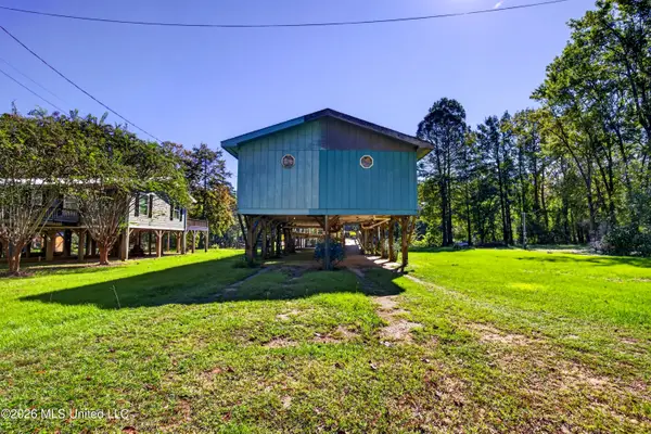 124 Lake Drive, Lucedale, MS 39452
