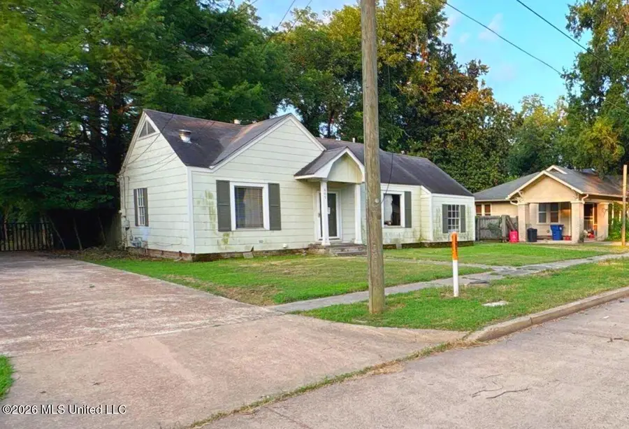 809 University Street, Cleveland, MS 38732 - #2