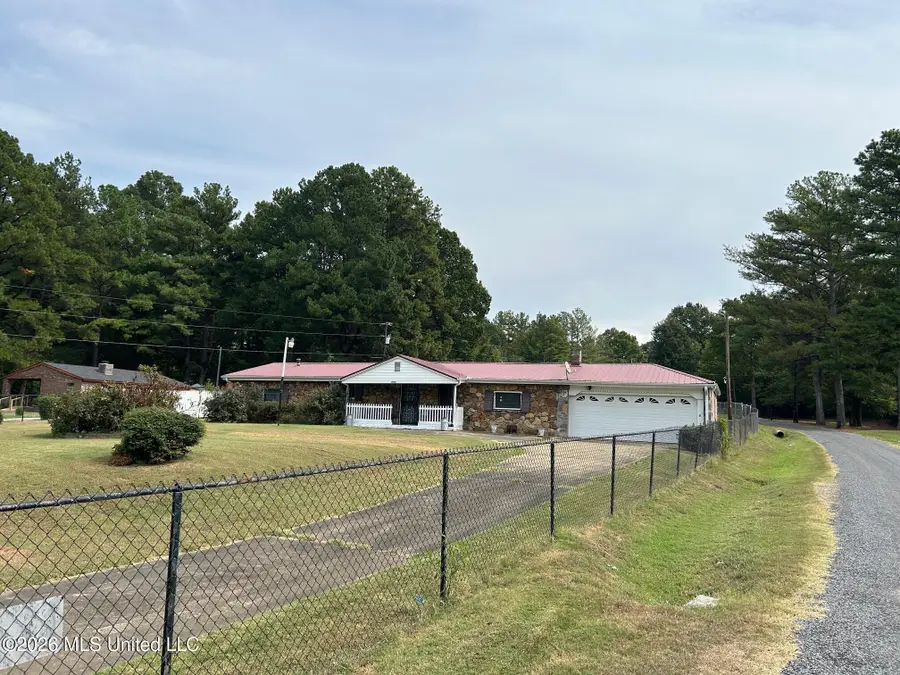 1574 Red Banks Road, Byhalia, MS 38611 - #2