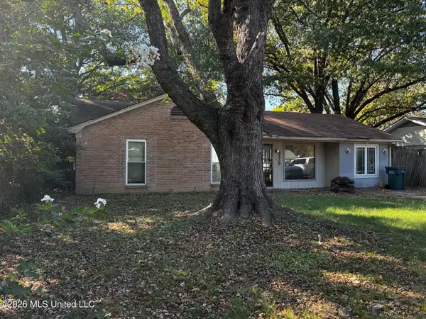 8229 Pinebrook Drive, Southaven, MS 38671