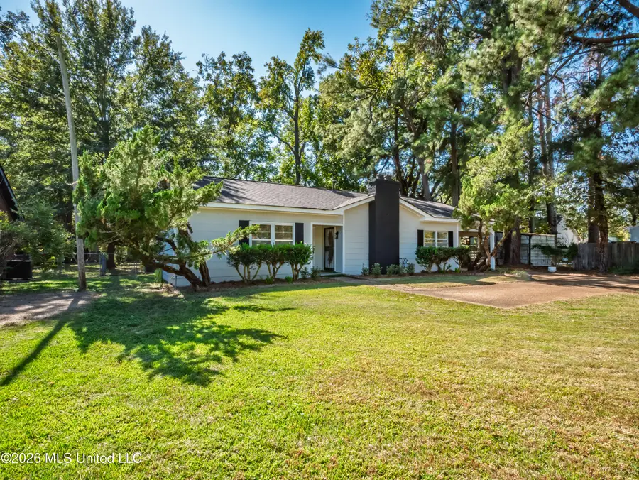 204 North Street, Batesville, MS 38606 - #3