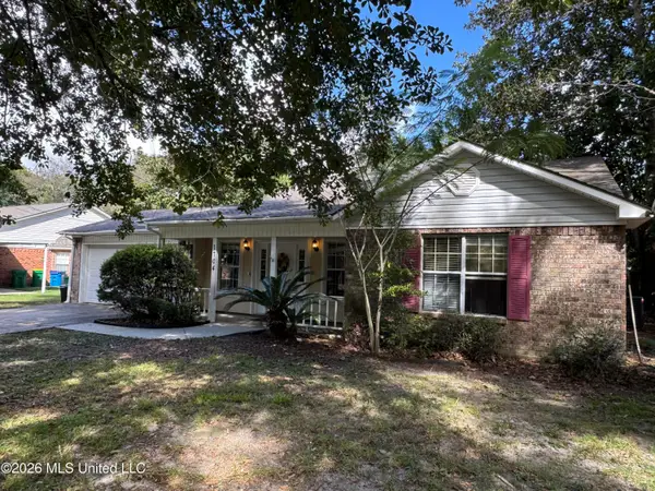 1704 Seagull Avenue, Ocean Springs, MS 39564