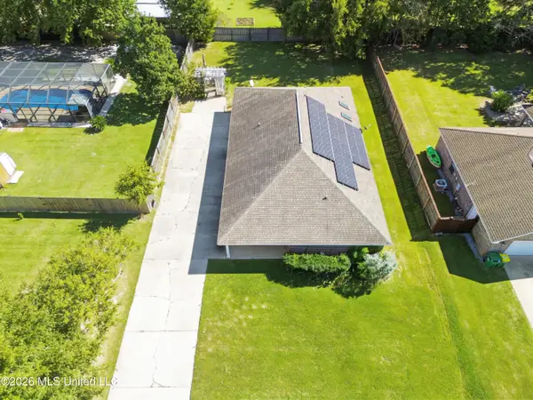 3216 N 4th Street, Ocean Springs, MS 39564