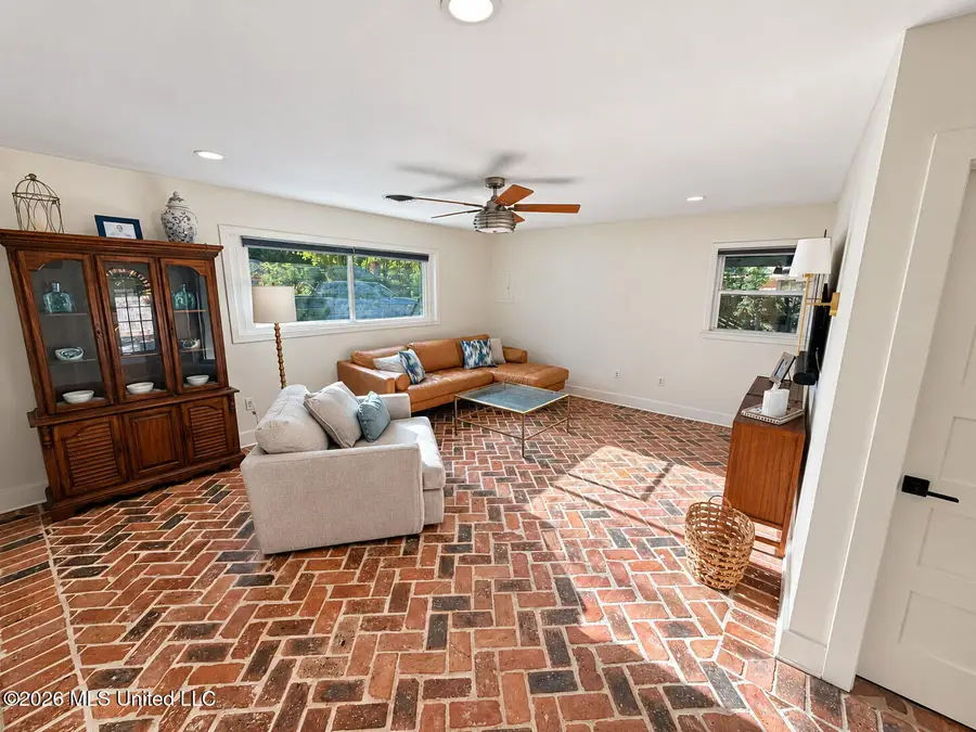 6204 Shore Drive, Ocean Springs, MS 39564 - #3