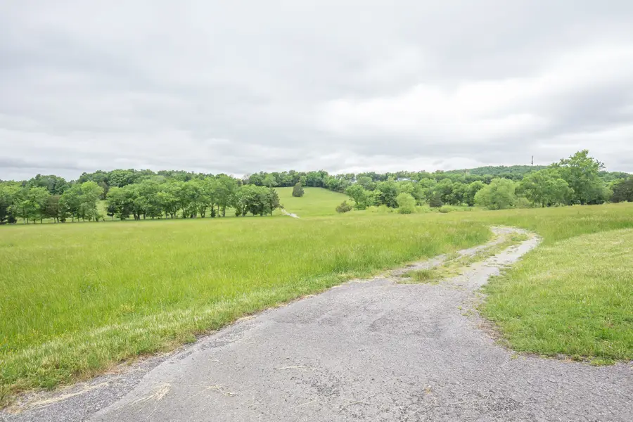 521 Coop Rd, Bell Buckle, TN 37020 - #3