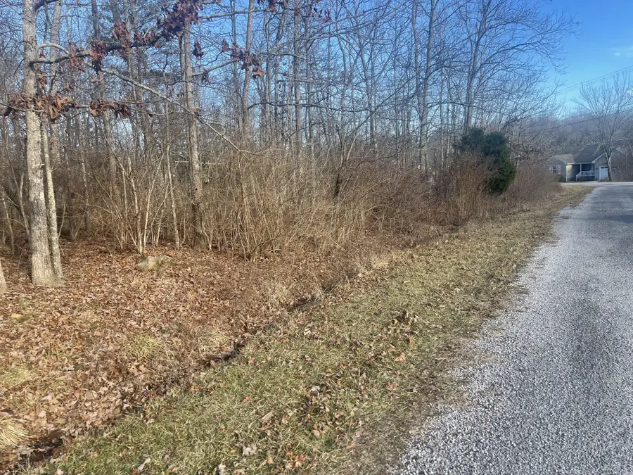 1004 Hopi Dr, Crossville, TN 38572 - Image #3