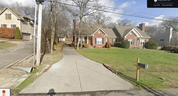 1736 Hillmont Dr, Nashville, TN 37215