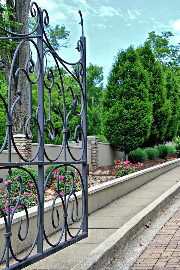 700 Halcyon Way, Columbia, TN 38401