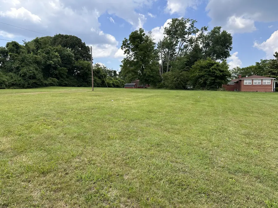 750 North Chancery St, McMinnville, TN 37110 - #2