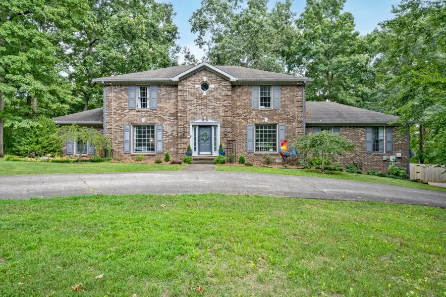 808 Shady Bluff Trl, Clarksville, TN 37043 - #2