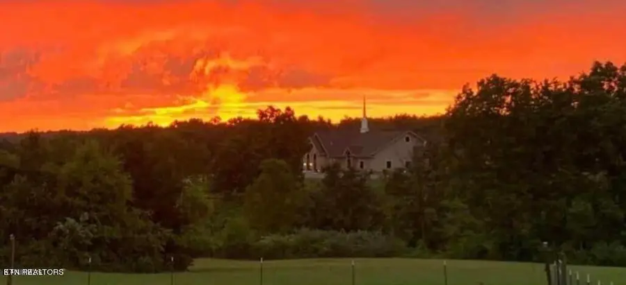 5163 Peavine Rd, Crossville, TN 38571 - Image #2