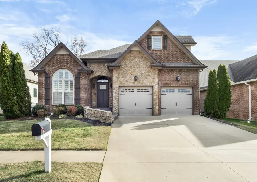 341 Turnberry Cir, Clarksville, TN 37043 - Image #2