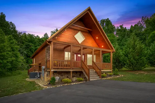 240 Forrest Loop Way, Gatlinburg, TN 37738
