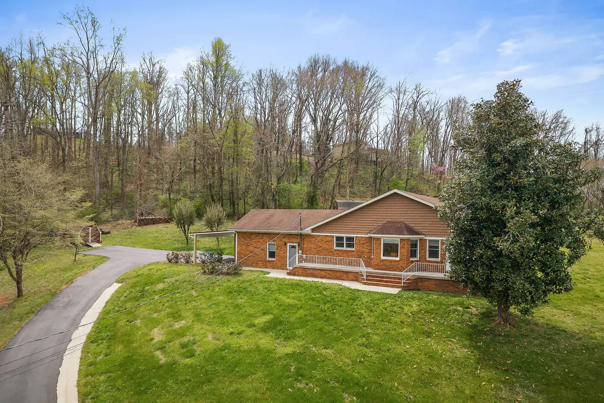 817 Peach Dr, Livingston, TN 38570 - Image #1