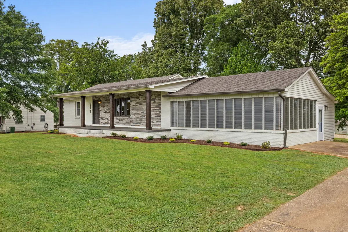 711 Ford Ave, Muscle Shoals, AL 35661 - Image #1