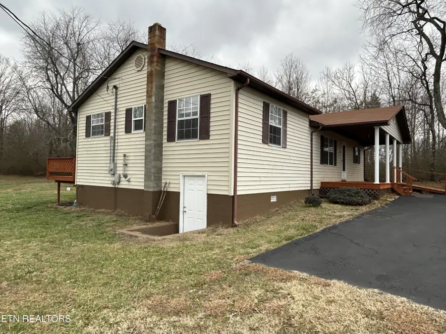 219 N Crabtree St, Jamestown, TN 38556 - Image #3