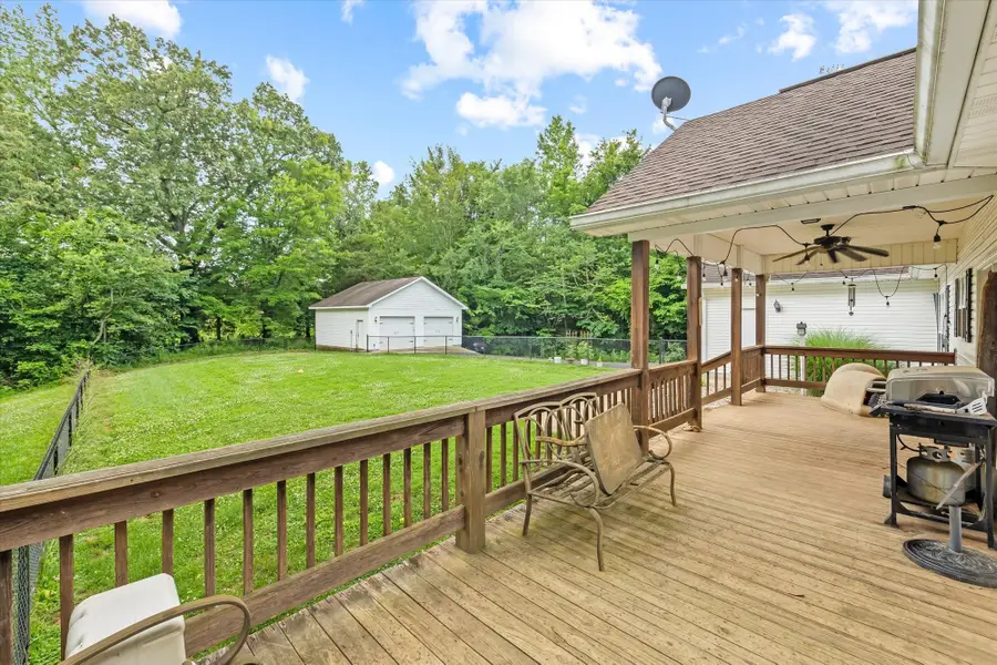 5546 Old Kentucky Rd, Byrdstown, TN 38549 - Image #3