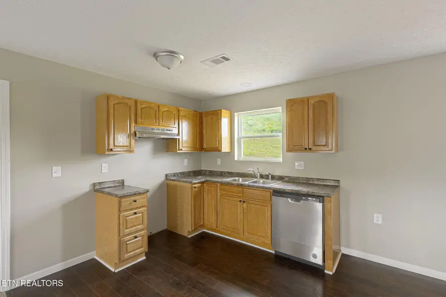 3288 Parker Blvd, Kodak, TN 37764 - #3