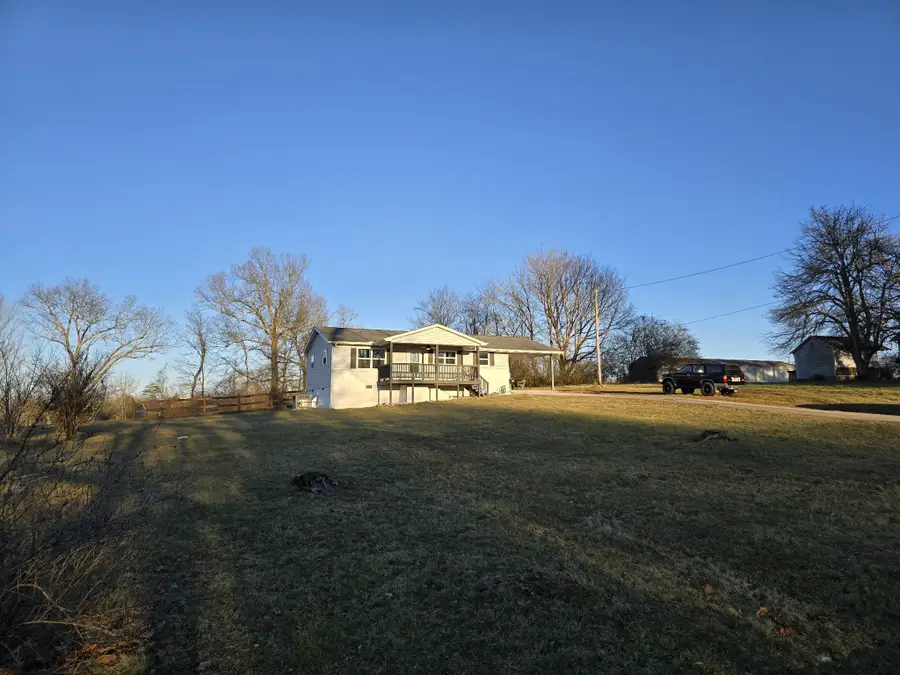 261 Phillips Dr, Crossville, TN 38555 - Image #3