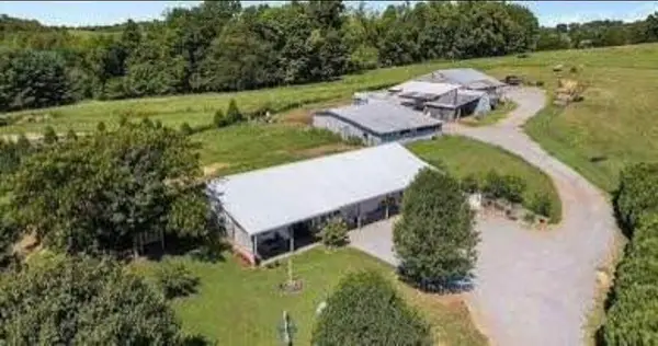 2975 Bethlehem Church Rd, Mount Hermon, KY 42157