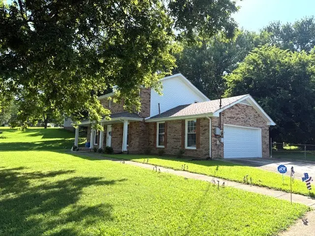 1911 Claymont Dr, Clarksville, TN 37040 - Image #2