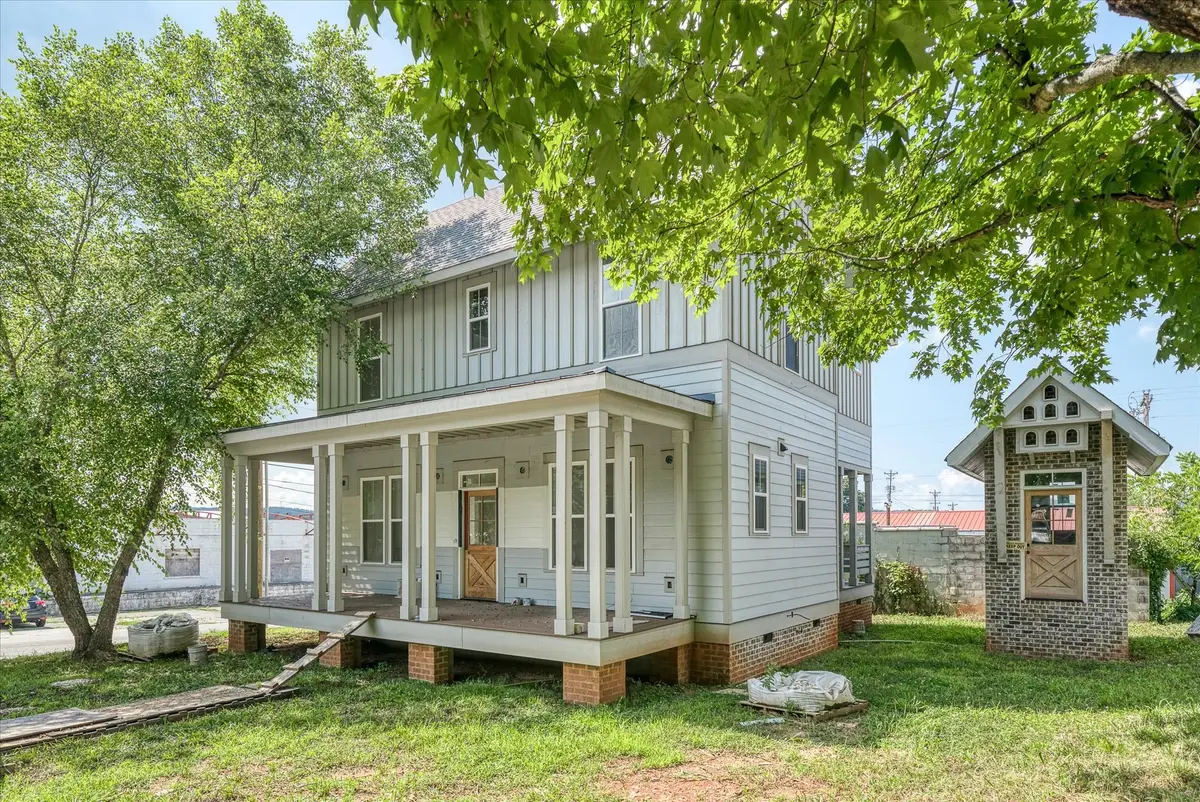 200 E Cedar St, Livingston, TN 38570 - Image #1