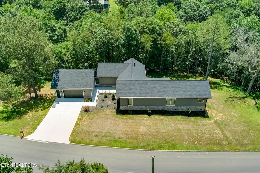 10001 Scenic View Dr, Loudon, TN 37774 - Image #2