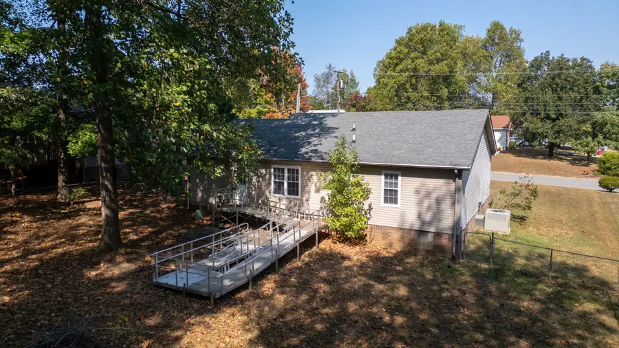 628 Ashley Oaks Dr, Clarksville, TN 37042 - Image #2